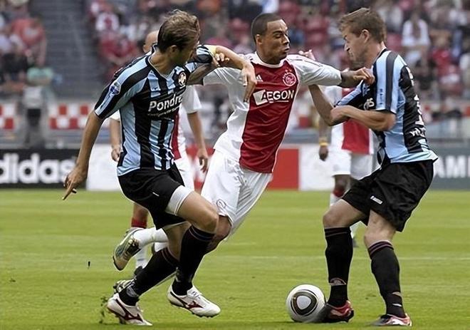 他多次用行 他多次用行