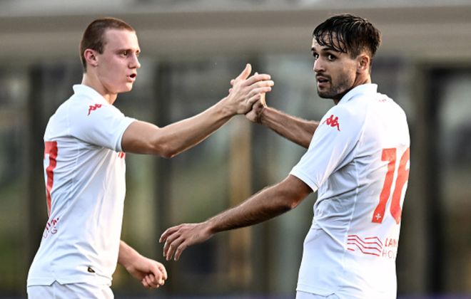 的表现令人 的表现令人