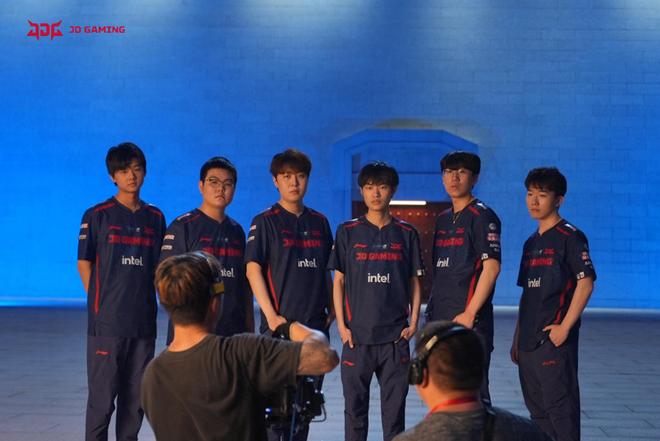 以及前锋的 以及前锋的